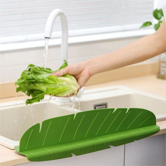Silicone Kitchen Sink Splash Guard With Suction Cup Waterproof And Oil-Proof Anti-Splash Baffle Soft Sink Shield For Dishwash