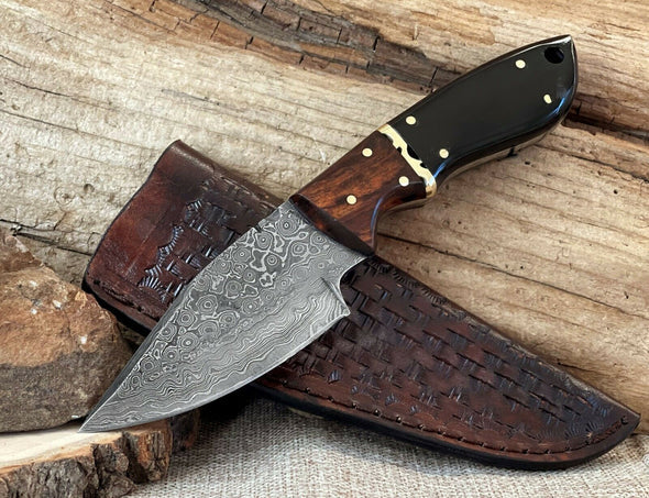 Handmade 8" Damascus Skinning Knife with Buffalo Horn & Rosewood Handle – Leather Sheath