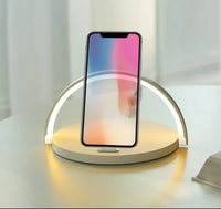 Illustration highlighting 360-degree wireless charging capability of the device.