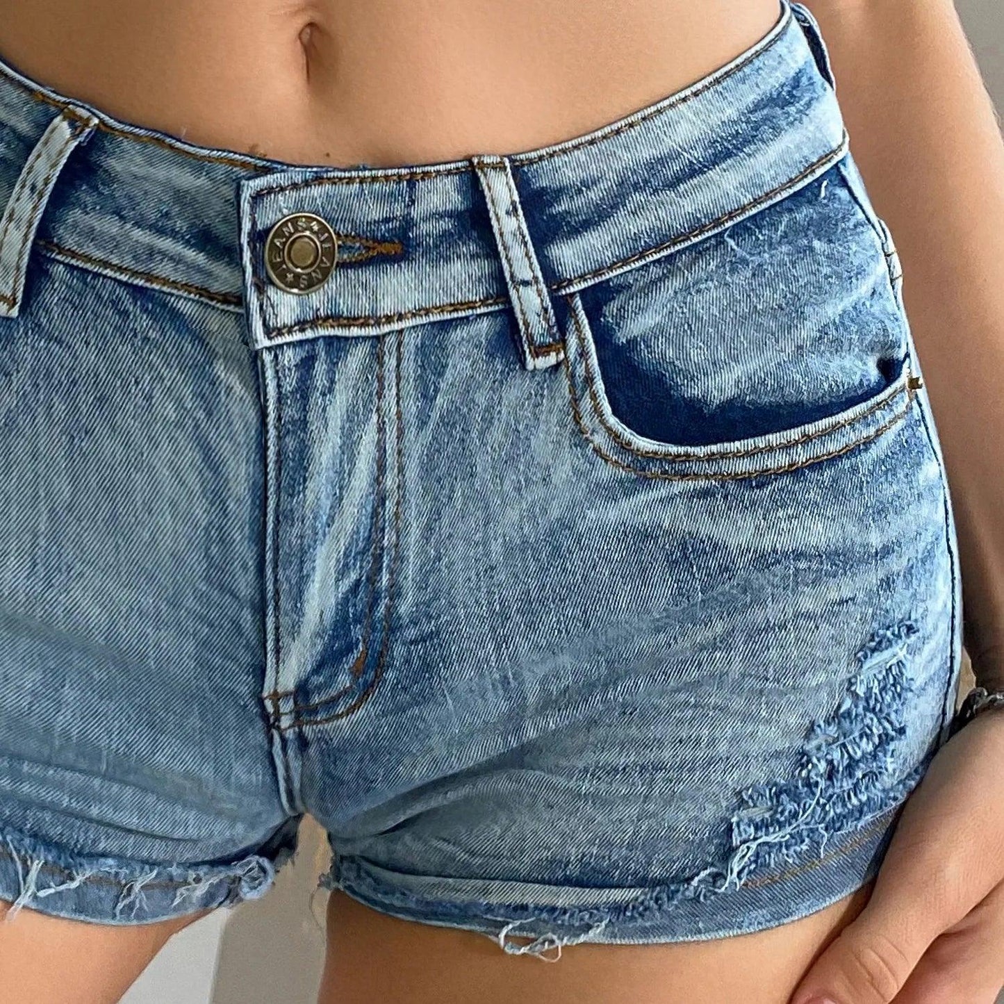 2025 Summer Vibe Women's High-Waisted Sexy Denim Shorts with Button Detail