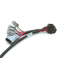 Close-up of the ReFlex Main Injector Harness connectors and wiring for V8 engines by MOTIV.