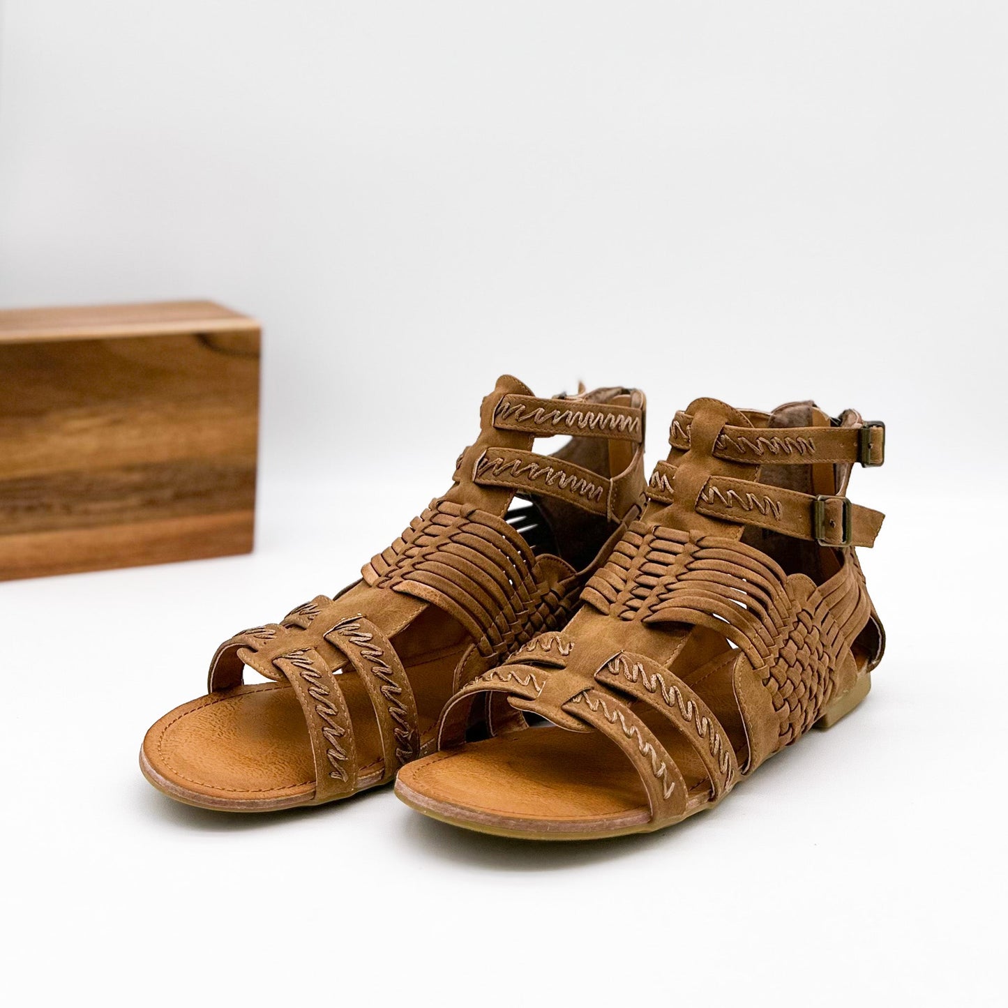 Bed and Breakfast Sandals in Tan