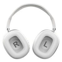 Diagram showing Bluetooth V5.0 and in-ear detect functions of wireless sports headphones.