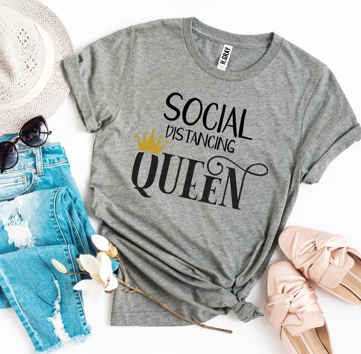 Social Distancing Queen T-shirt - Trustymall