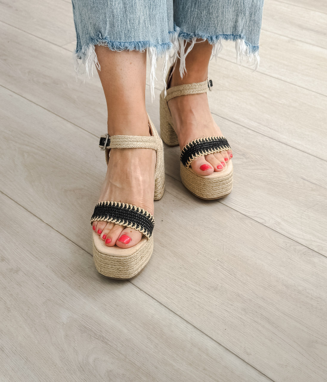 Elise Wedge in Black