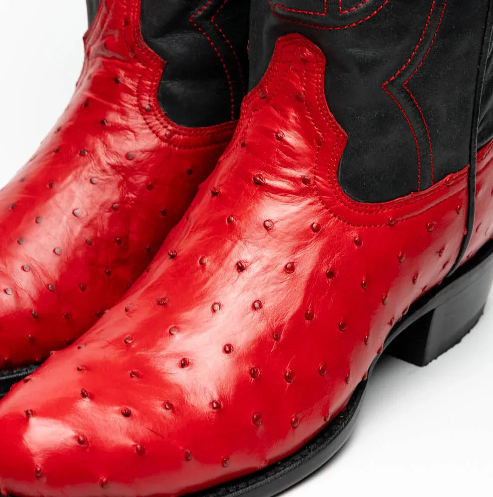 Top view of Savannah Red boot displaying round toe shape and detailed red lining inside.