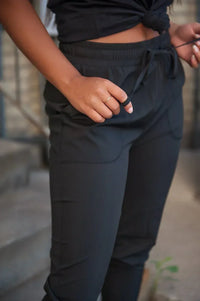 DT UPTOWN Lightweight Joggers in Black - Trustymall